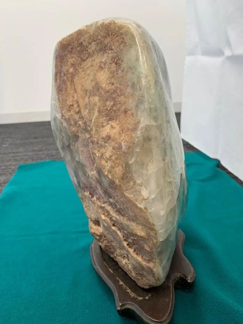 鑑賞石　翡翠石