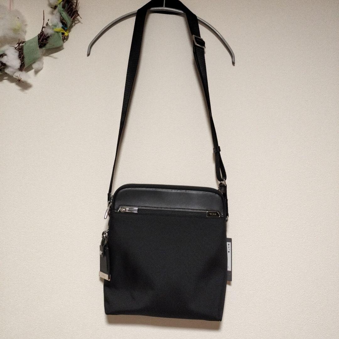 【新品】TUMI ショルダーバッグ　ブラック