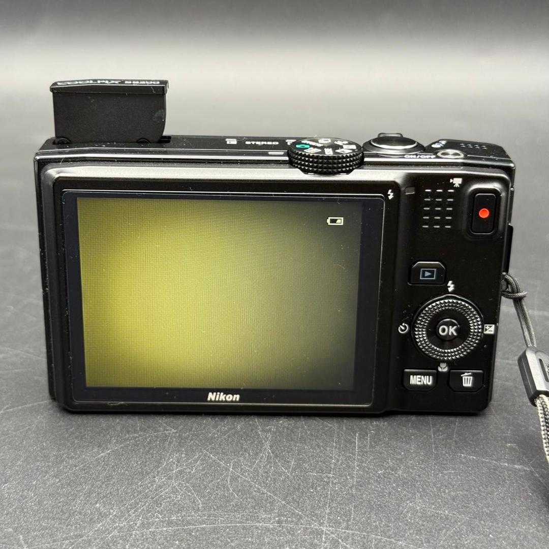 【やや訳あり品】Nikon COOLPIX S8200 ノーブルブラック　箱付き