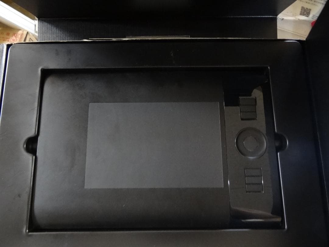 液タブ・ペンタブ intuos4(Special Edition) PTK-440/K4