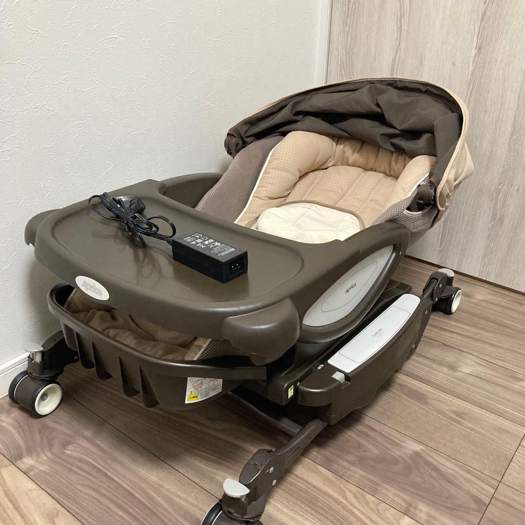 アップリカ　ユラリズム　オート　プレミアム　ベージュ