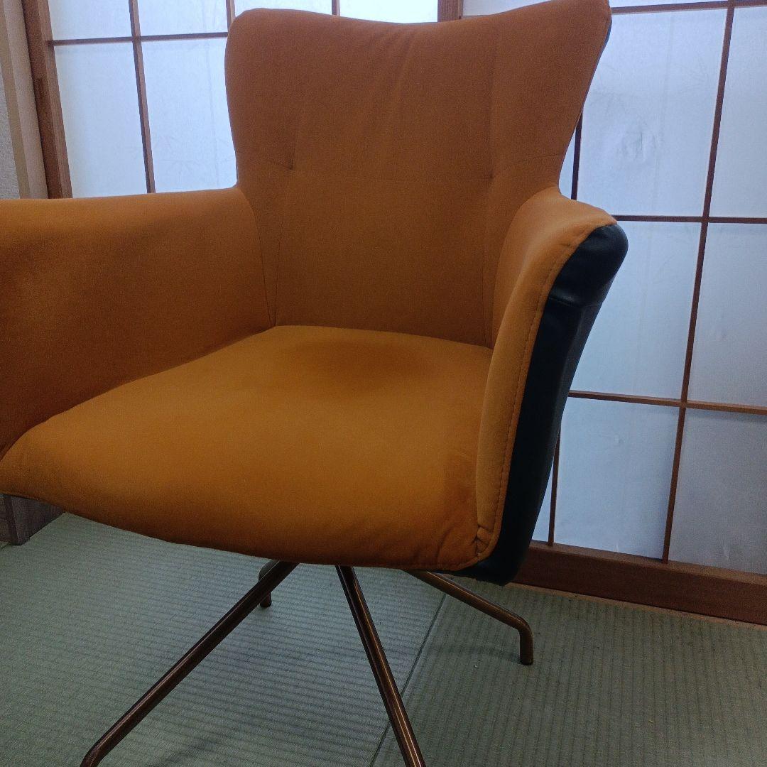 廃盤品ダイニングチェア - マーク - 180度回転式 - カリオファブリック