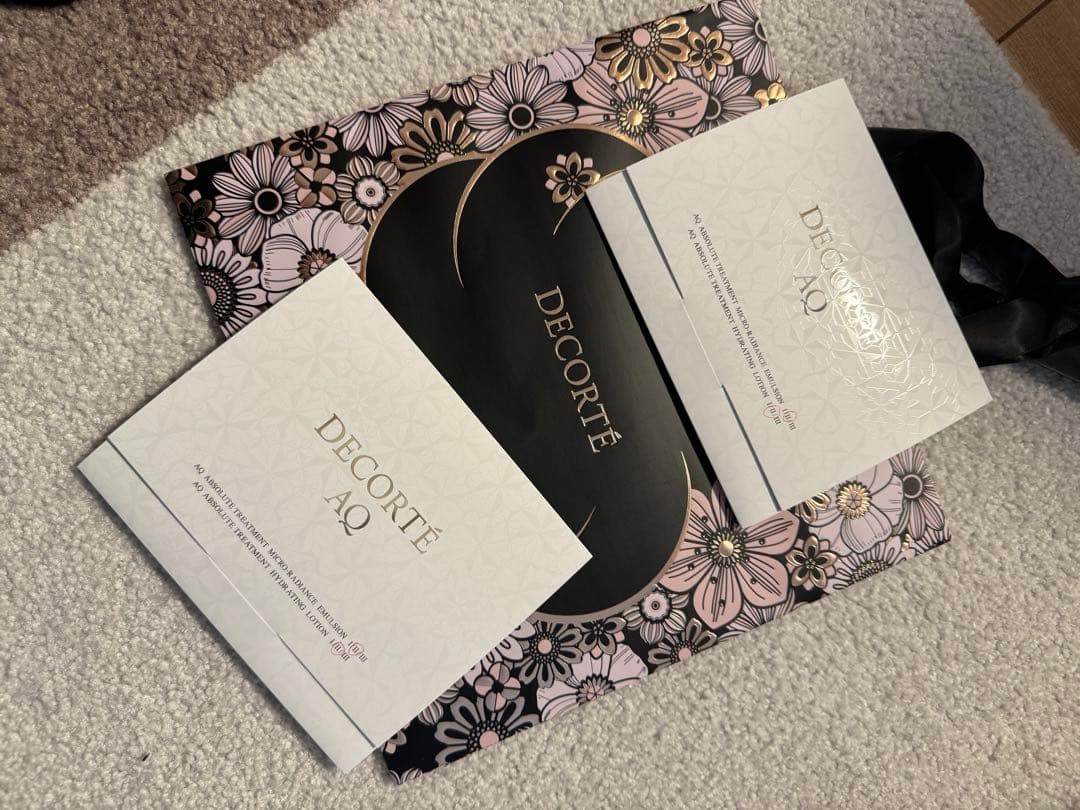 DECORTE エターナル ブルーム コレクション　ホリデー　AQサンプル付き