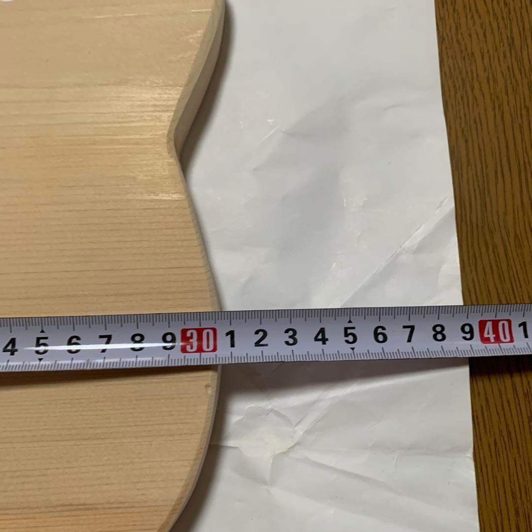 ネコちゃんモチーフ　胴体付きアメリカヒノキ　カッティングボード　まな板 　一枚板