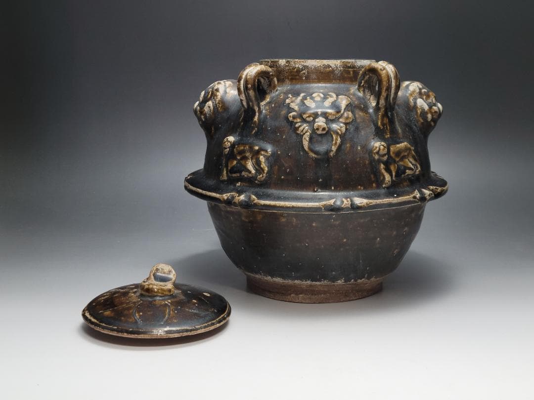 黒釉 陽刻 神獣装飾 四耳 蓋壺 宋元時代 高さ約22.1cm