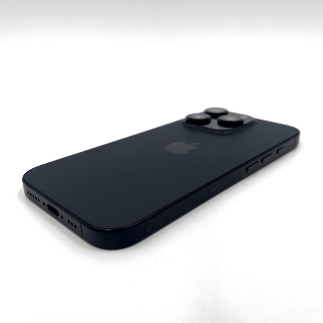 【ほぼ未使用】 iPhone 16 Pro ブラックチタン SIMフリー