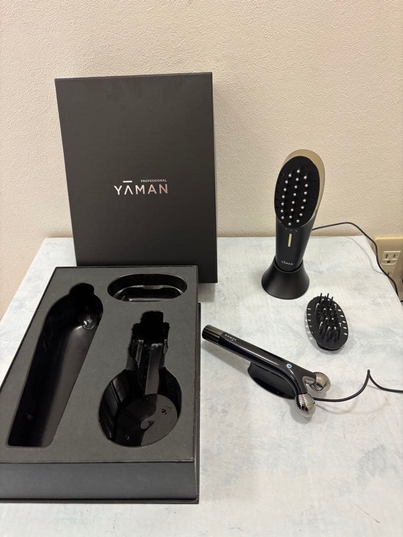 本日限定価格‼️YAMAN ヴェーダスカルプブラシ&フェイスローラー　稼働品