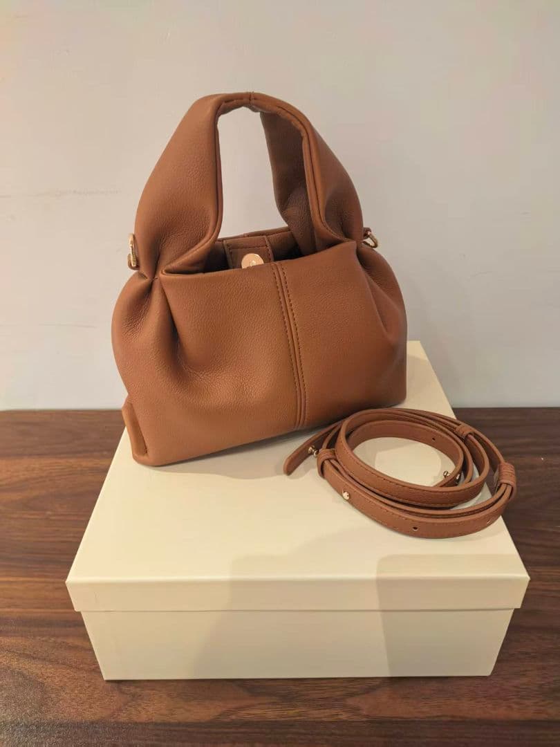 Polene Numero Neuf ショルダーバッグ14x22x12.5cm