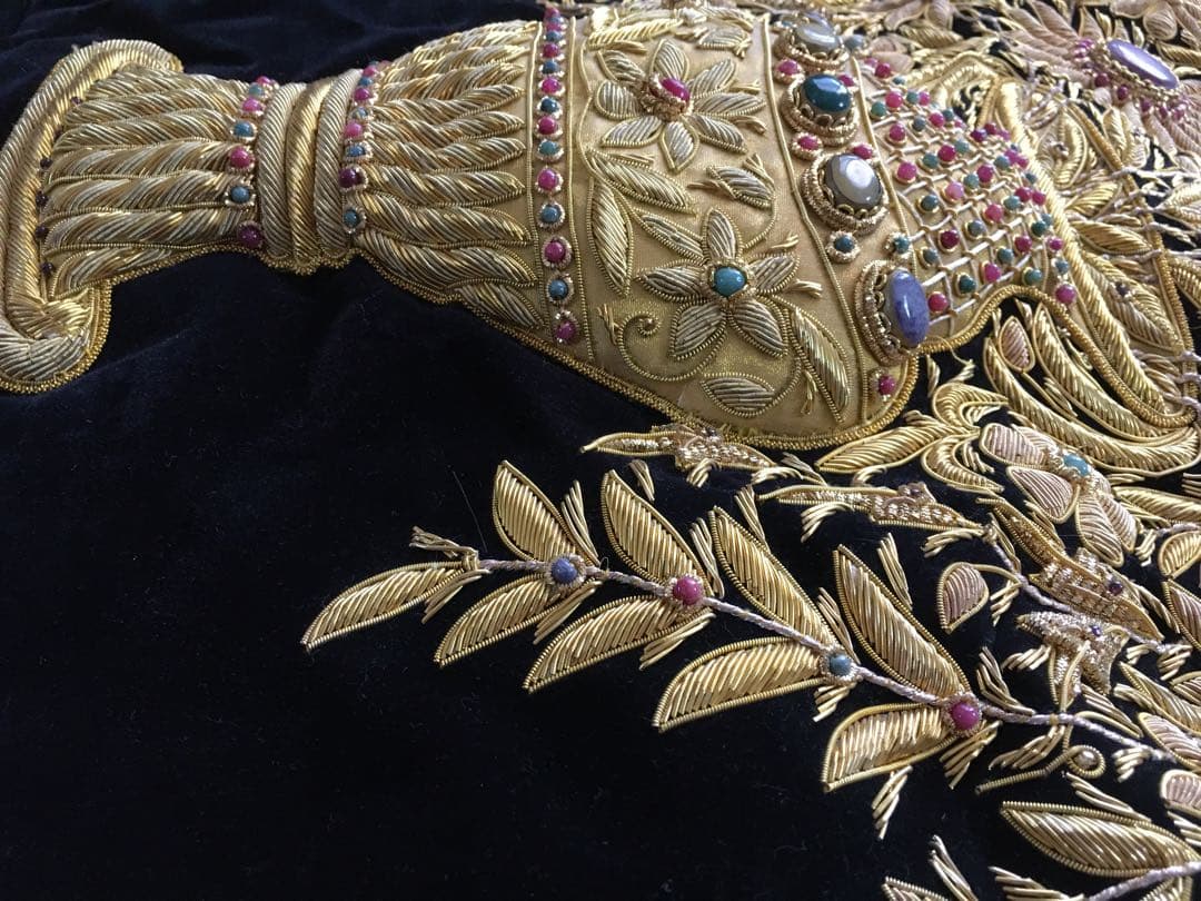 美品レア物タペストリー￼300個以上宝石と金糸刺繍絨毯 豪華一点物　ドバイ貴族