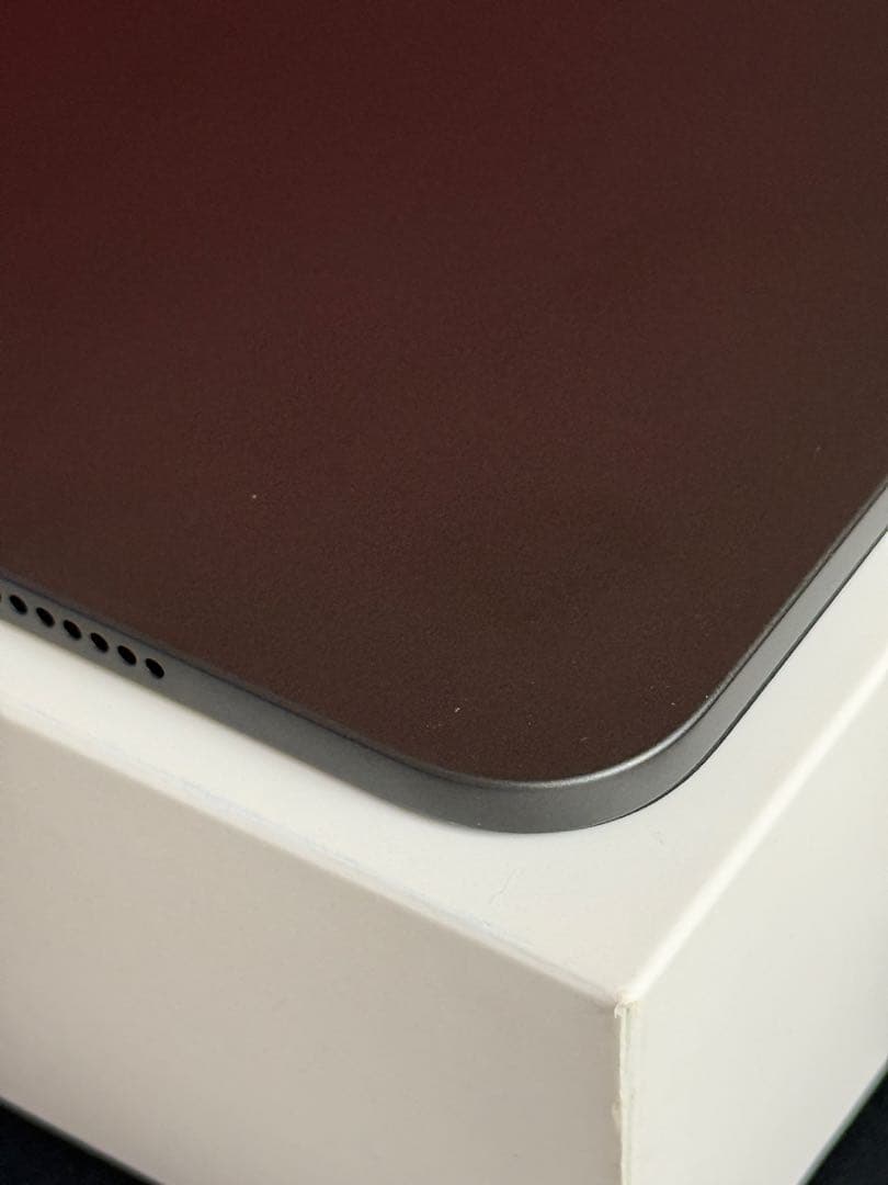 ほぼ新品　iPad Pro M5 13インチ 256GB Wi-Fiモデル