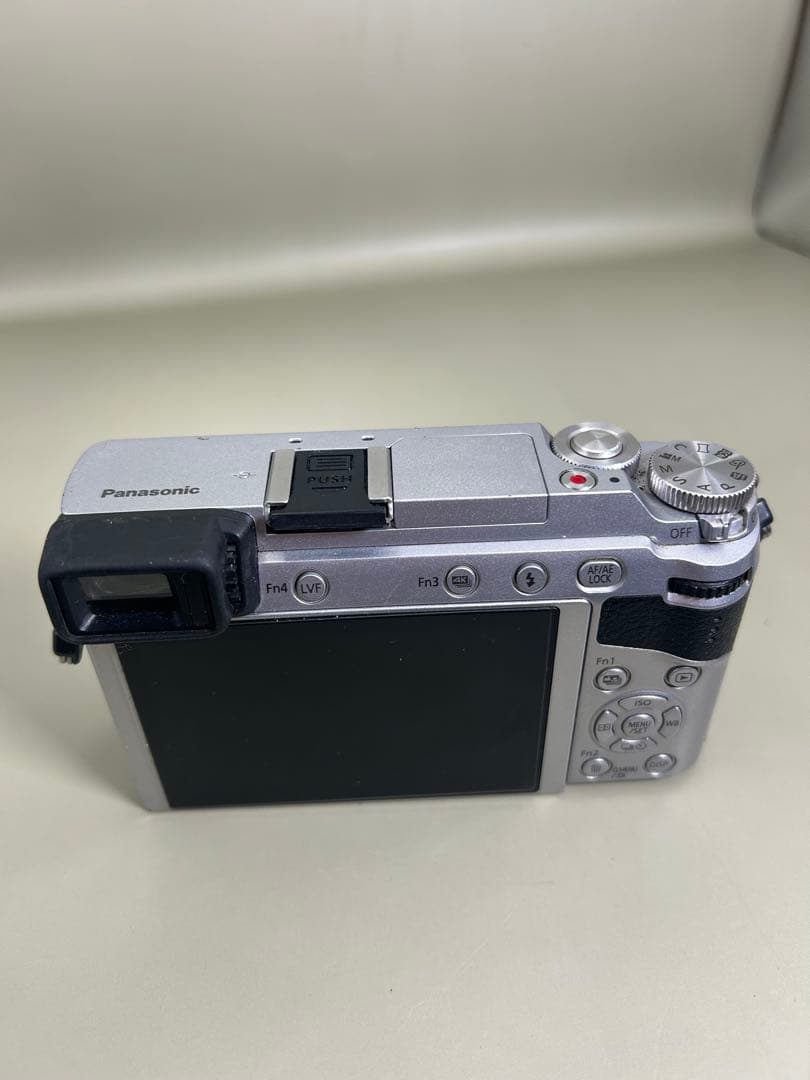 4K動画LUMIX DMC-GX7MK2 ミラーレス一眼カメラ本体とグリップ