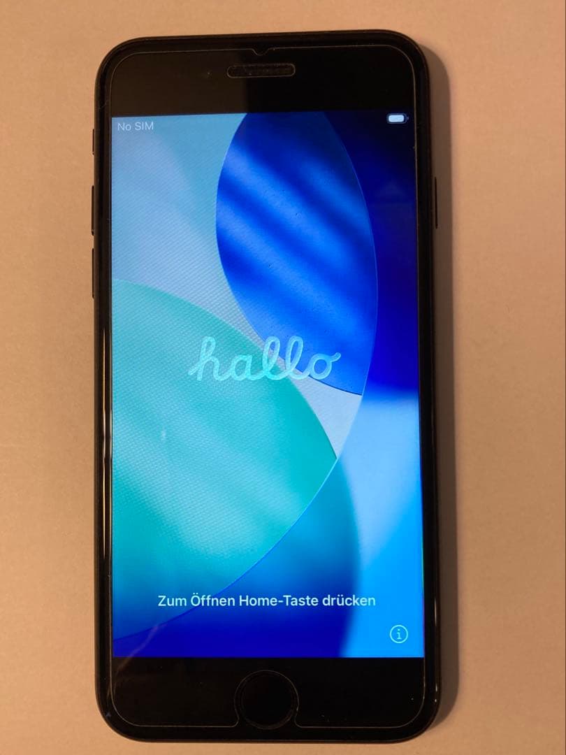 Apple iPhone SE（第2世代）黒 64GB 中古品（海外版）