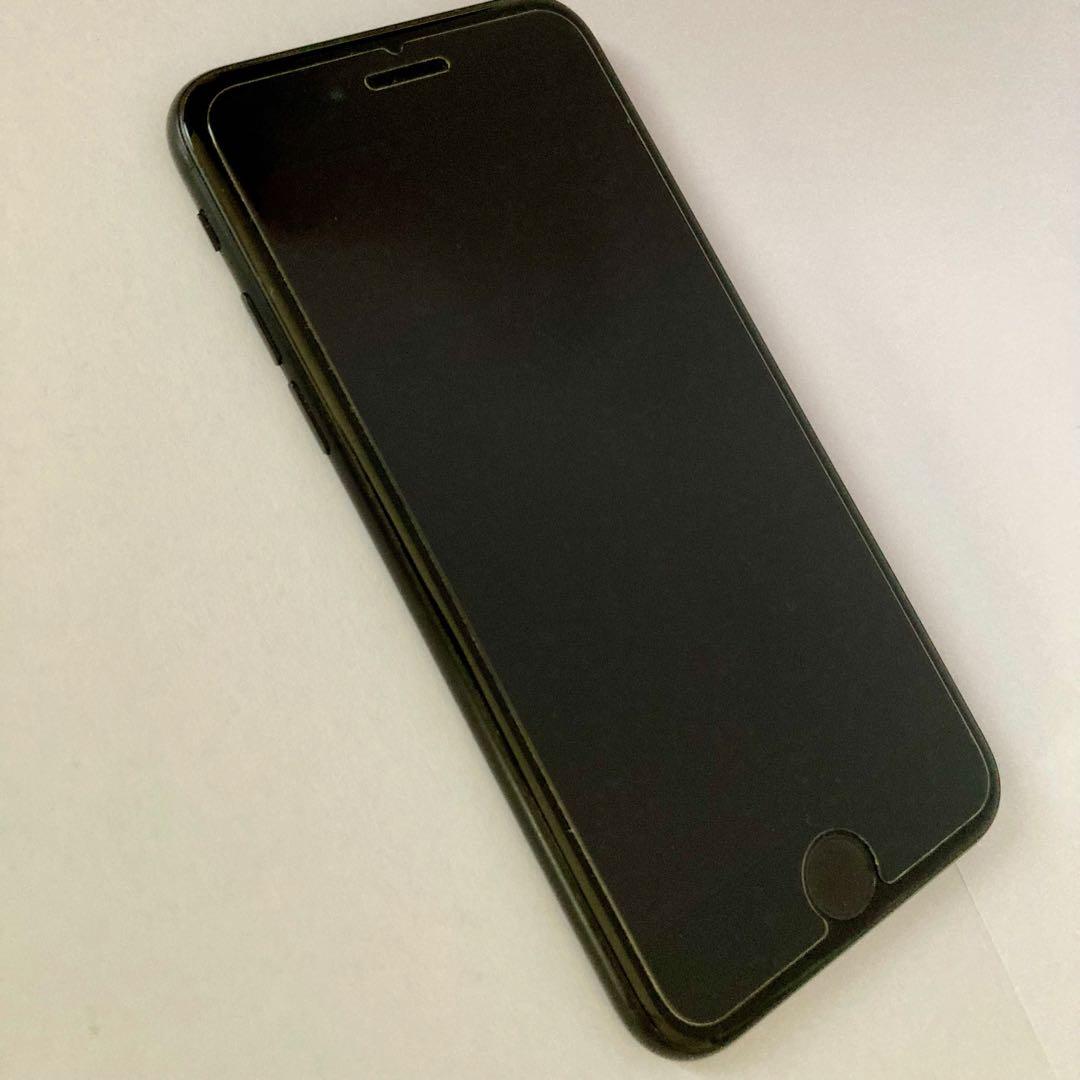 Apple iPhone SE（第2世代）黒 64GB 中古品（海外版）