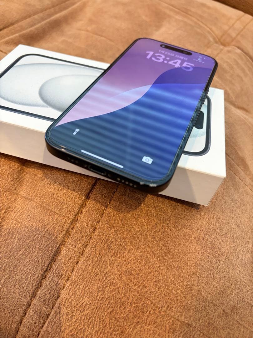 iPhone 15 ブラック 256GB SIMフリー　おまけケース付き