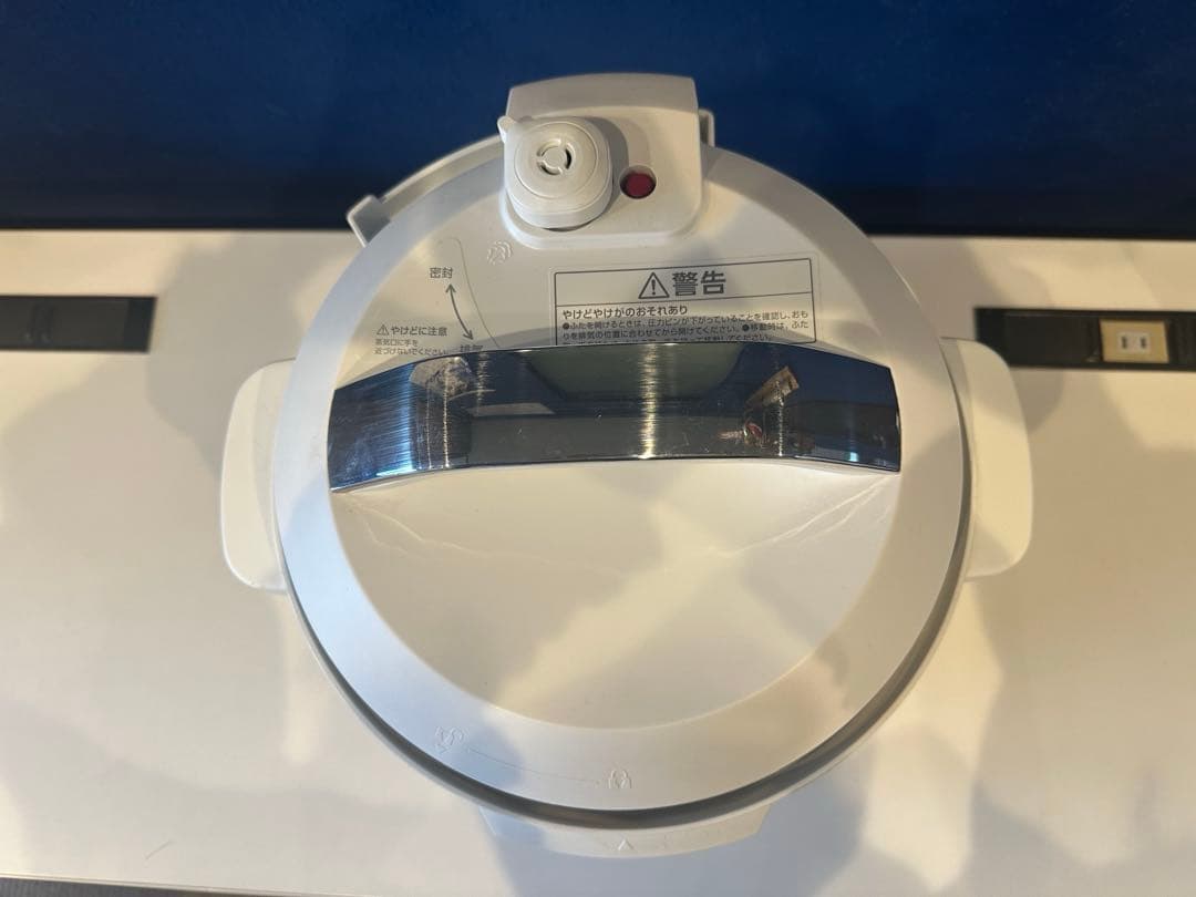 ぶる美　電気圧力鍋6L PC-EMA6-W アイリスオーヤマ 中古