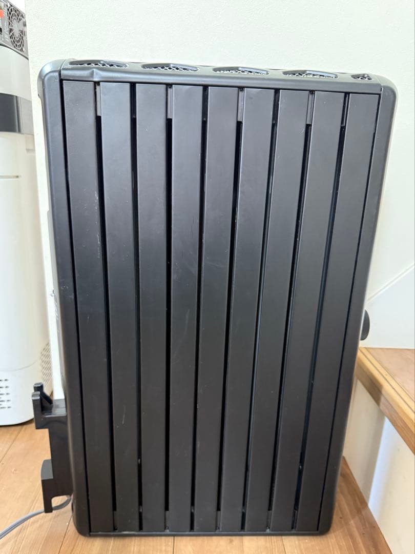 DeLonghi デロンギ　MDHU12-PB 1200Wスリム電気ヒーター 黒