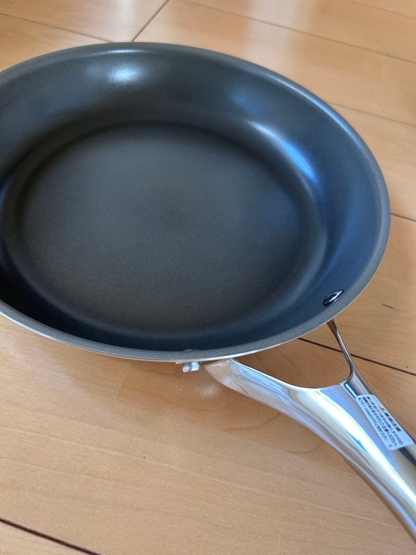 値下げしました⭐︎【新品未開封】CORELLE（コレール）フライパン 28cm