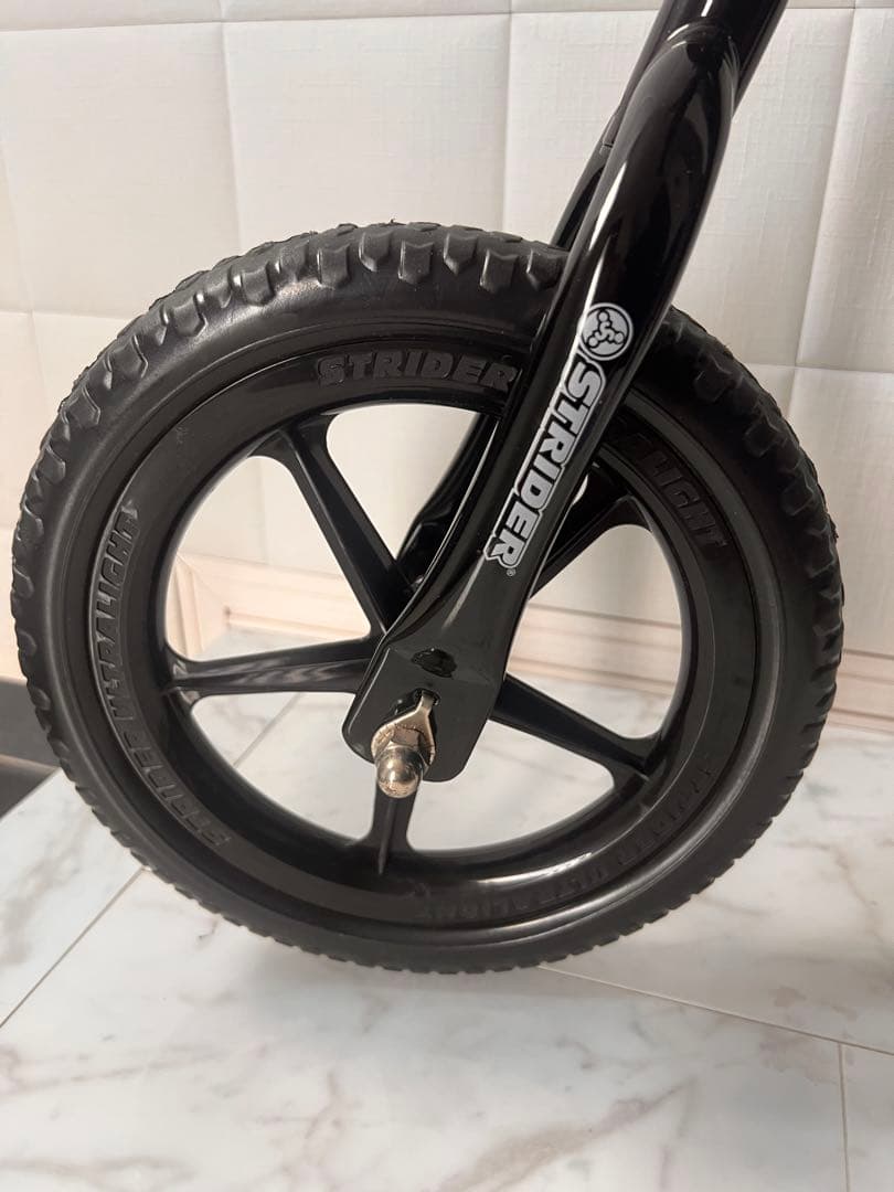 ストライダー スポーツモデル 12インチ ブラック