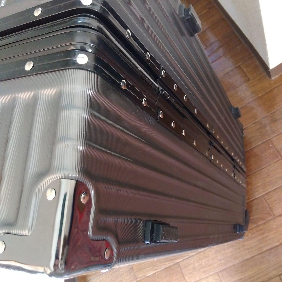 キャリーケース シルバー　トラベル　アルミフレーム　スーツケース