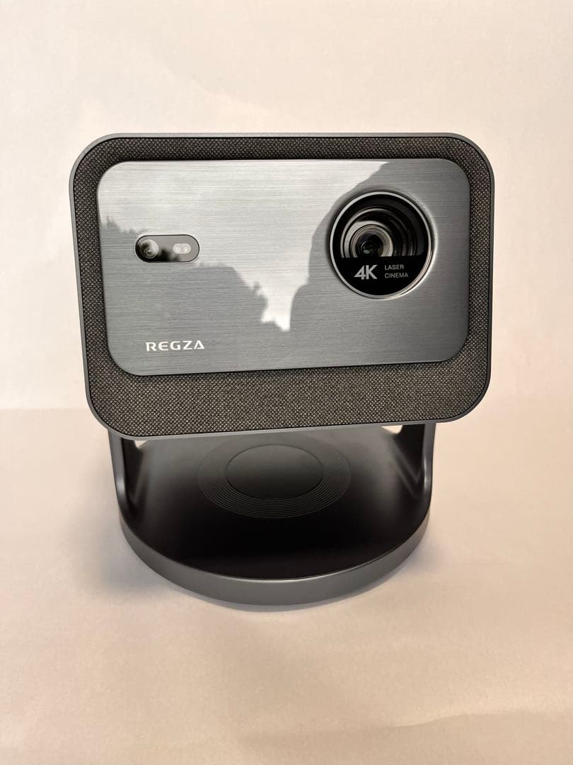 TVS REGZA 4Kレーザープロジェクター RLC-V7R