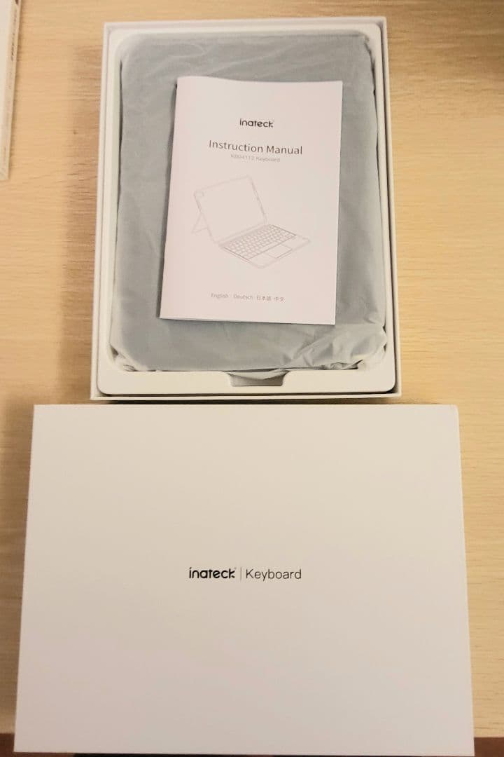 【美品】ipad11thA16(キーボードケース、フィルム、アップルペン　付)