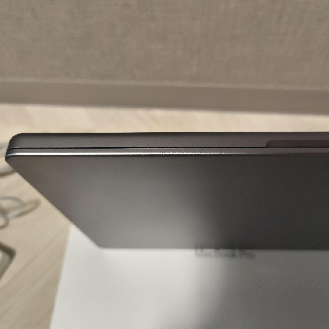 Macbook pro M1 16GB 14インチ 512GB 96%