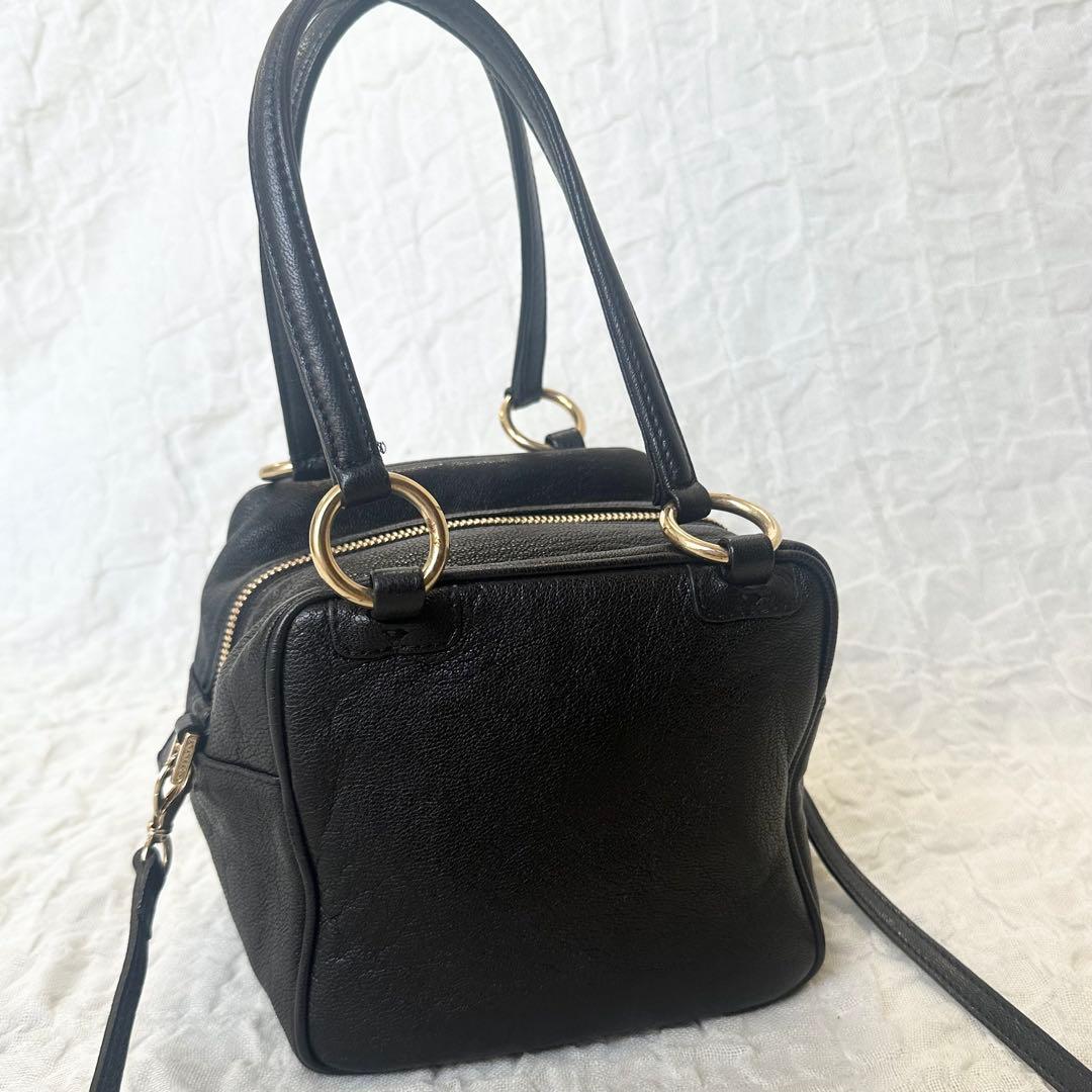 しーちゃん様 GILLI ミッキー Disney キューブバック レザー コラボ