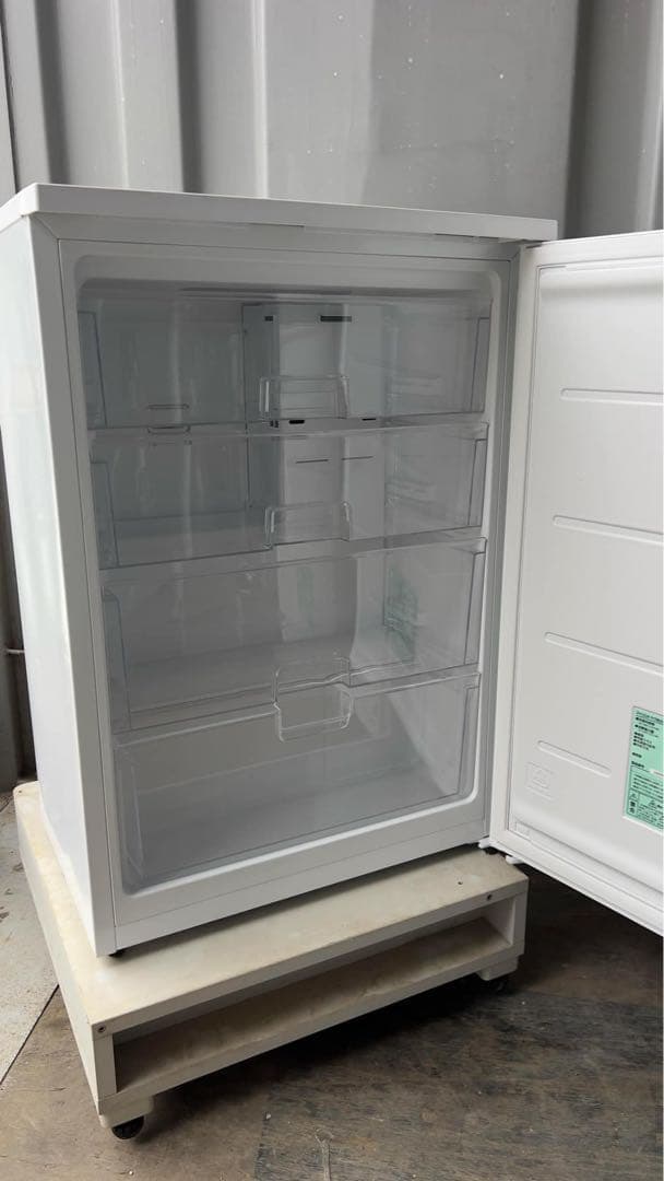 美品アイリスオーヤマIUSN-7A-W 24年型66L