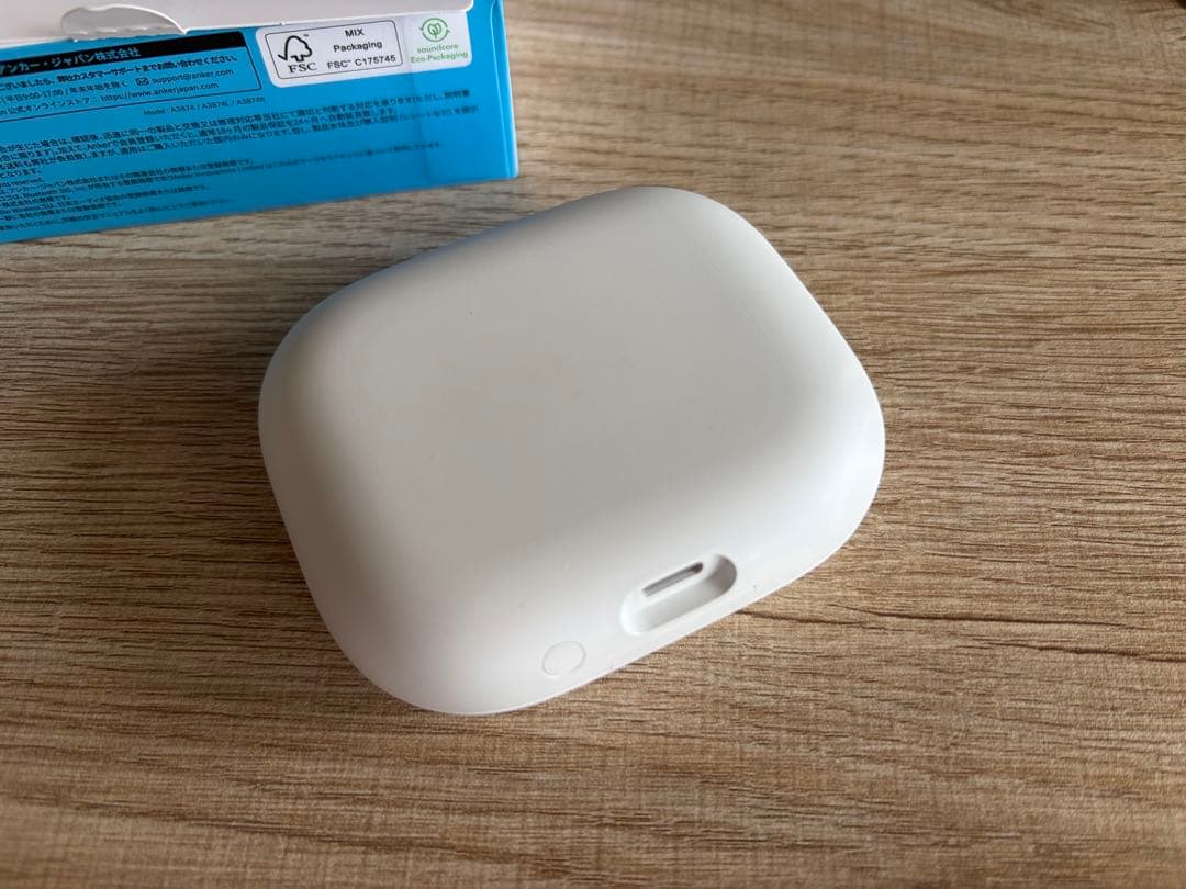 と*こ様 Anker Soundcore AeroFit 2 イヤホン 白