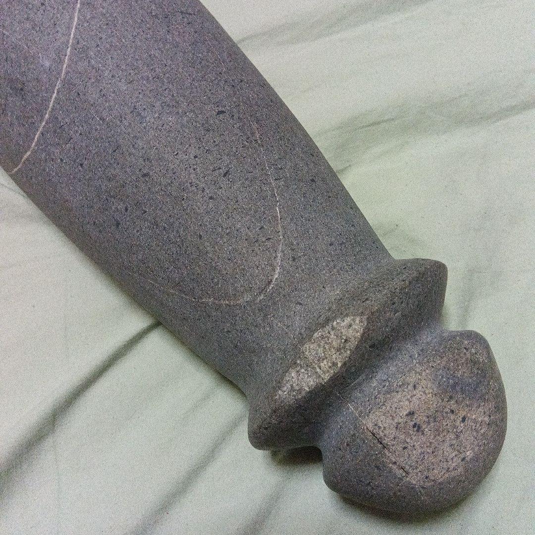 シーでございます　「考古資料」縄文遺跡、磨製石器、安山岩、　石棒、縄文、