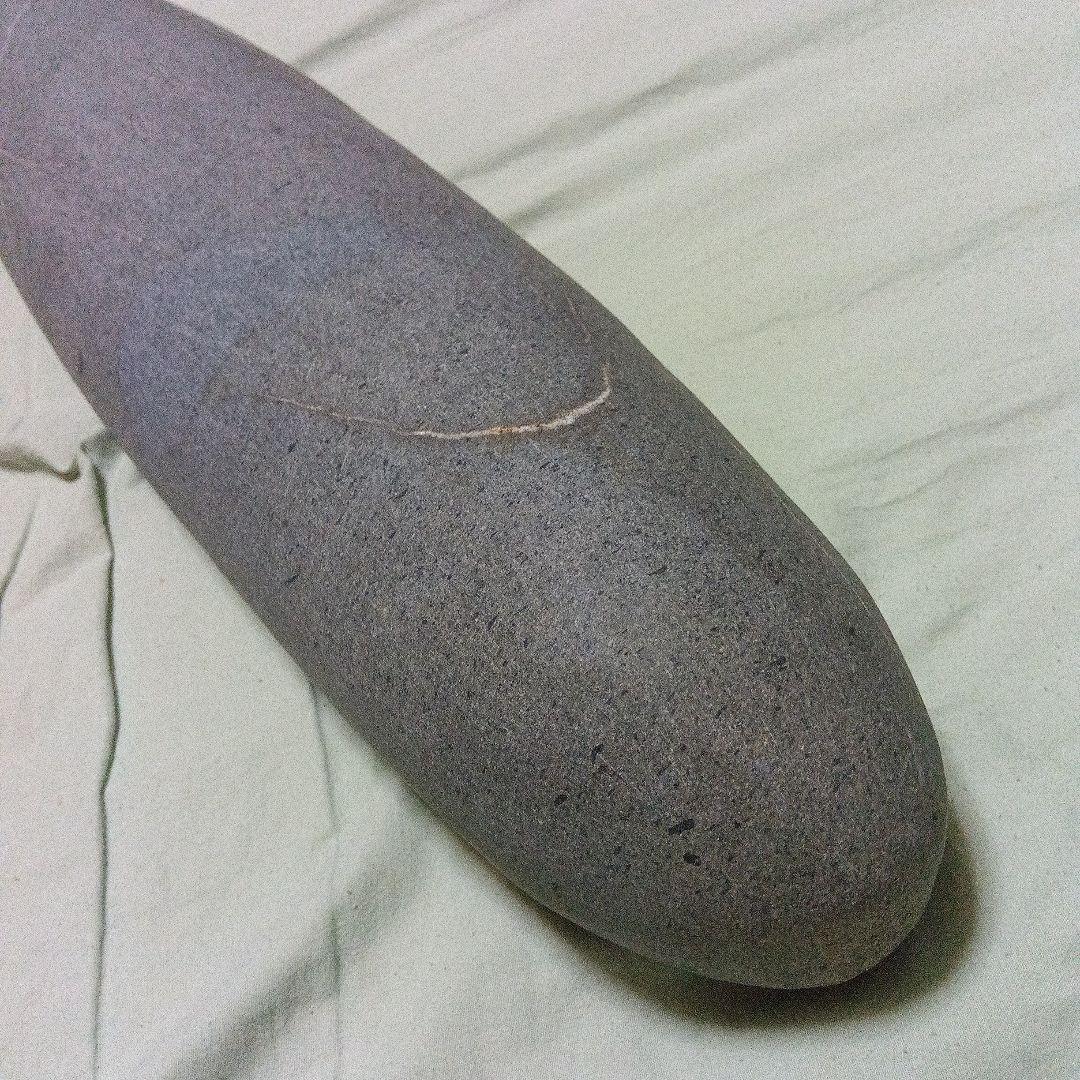 シーでございます　「考古資料」縄文遺跡、磨製石器、安山岩、　石棒、縄文、