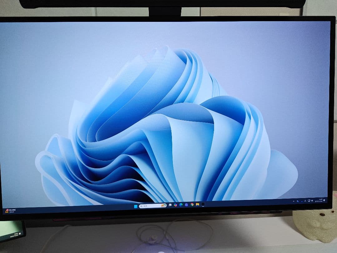 LG UltraGear 27GR950E-B 26.5インチ OLEDモニター