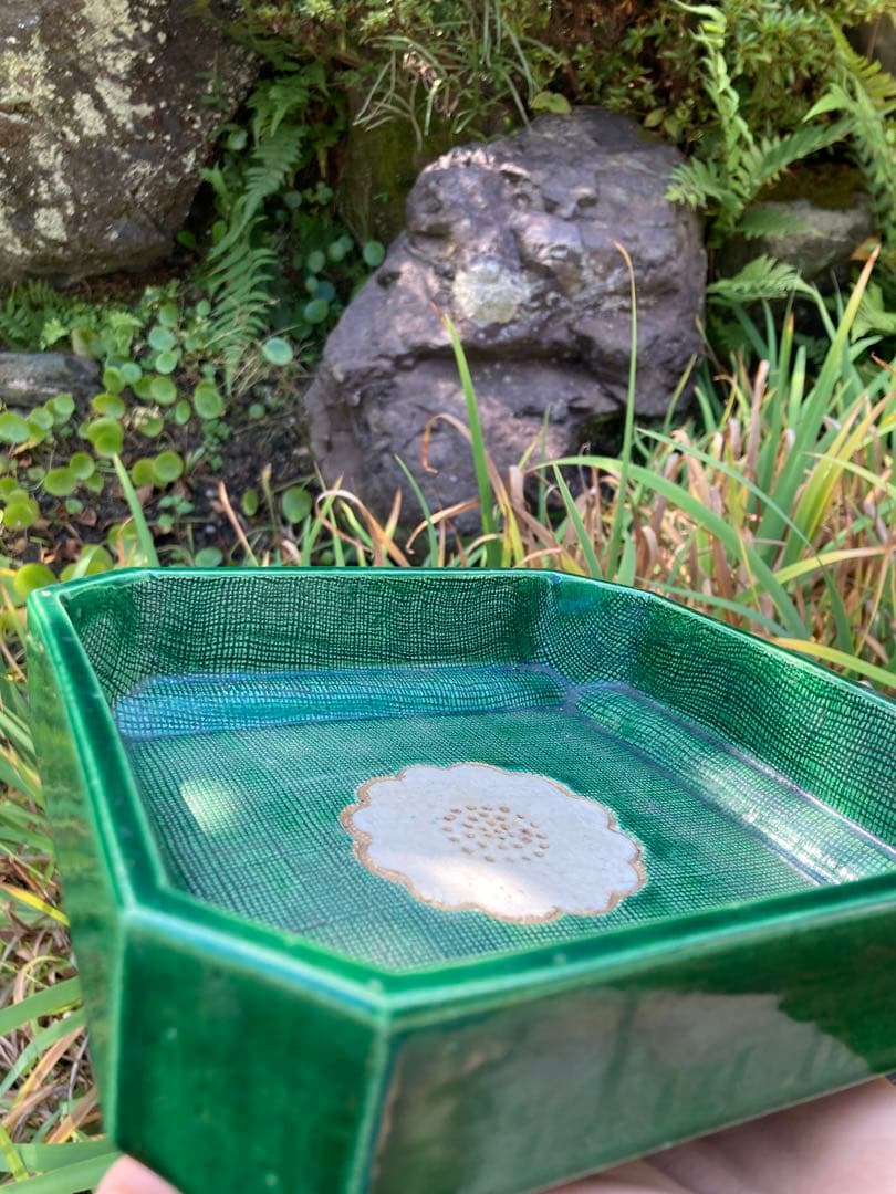 京都のヴィンテージ　お花の大皿　五条・京の陶器　萬寿堂　加賀美　緑色八角形陶器皿
