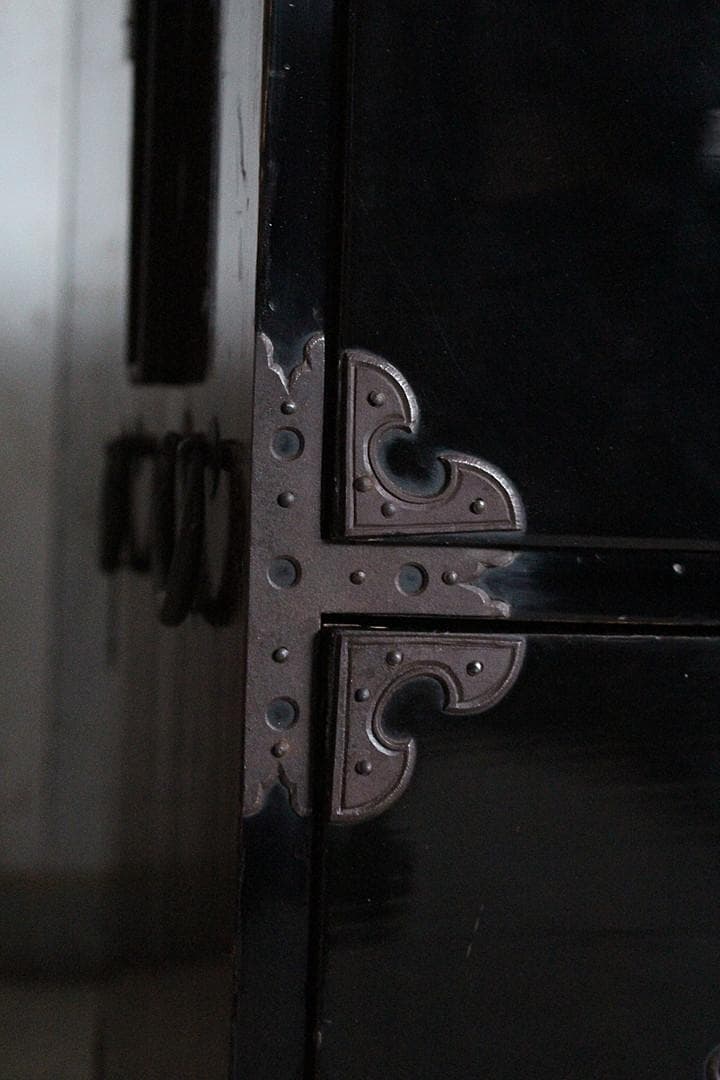 綺麗な丸金具庄内箪笥　2段 　 中桐製