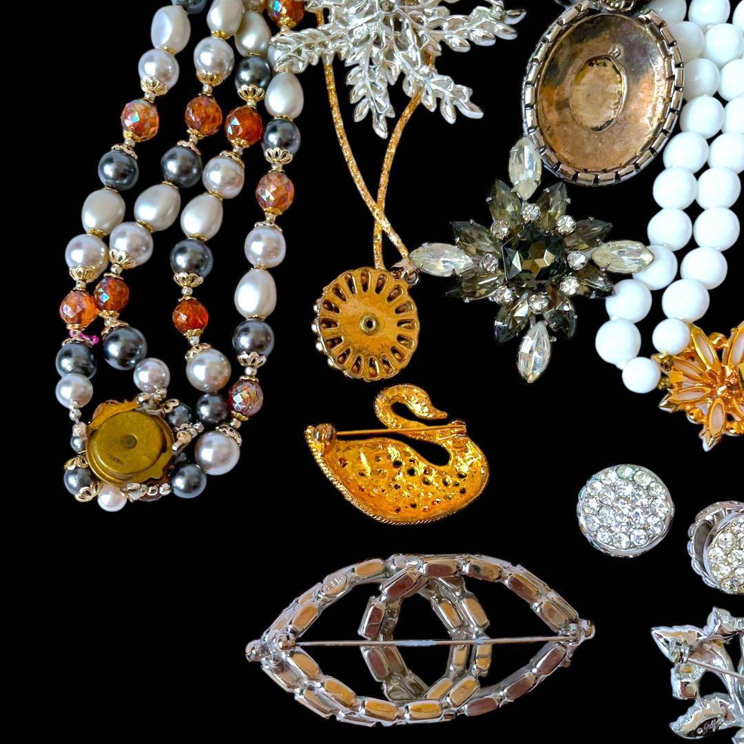 BLACK FRIDAY福袋☆ブラック&クリアカラー19点☆ブランドブローチ多数