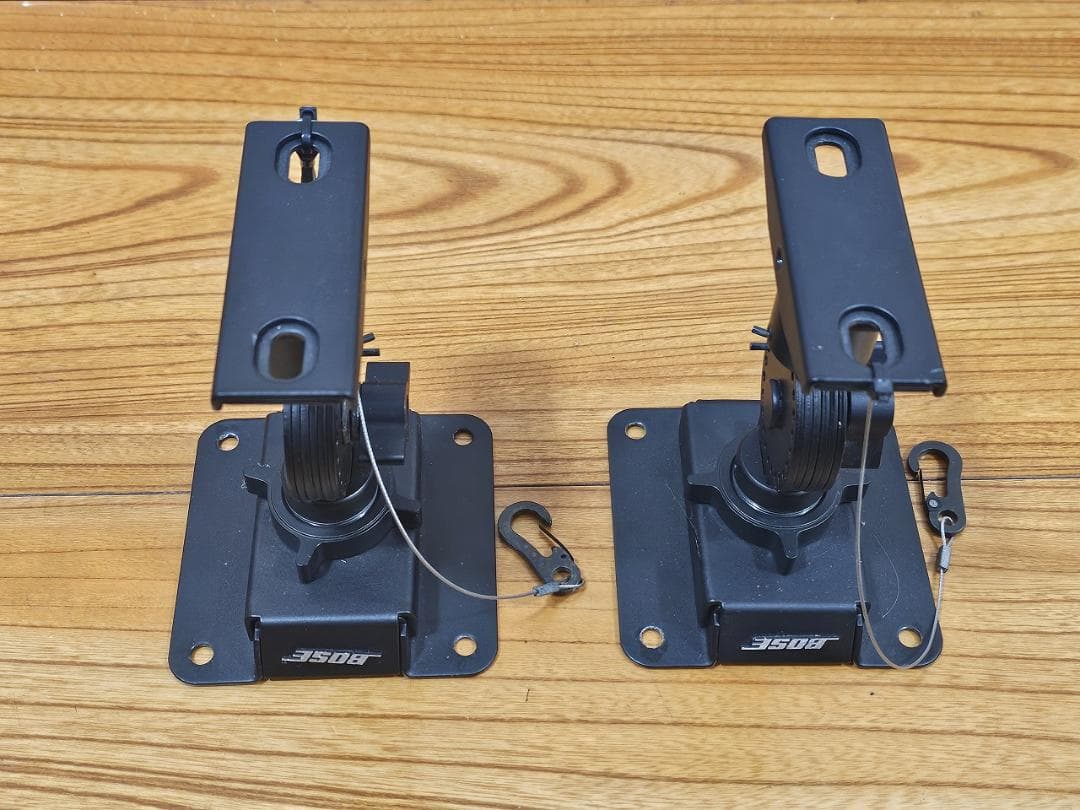 BOSE 101MM 連番 天吊り用 ブラケット付