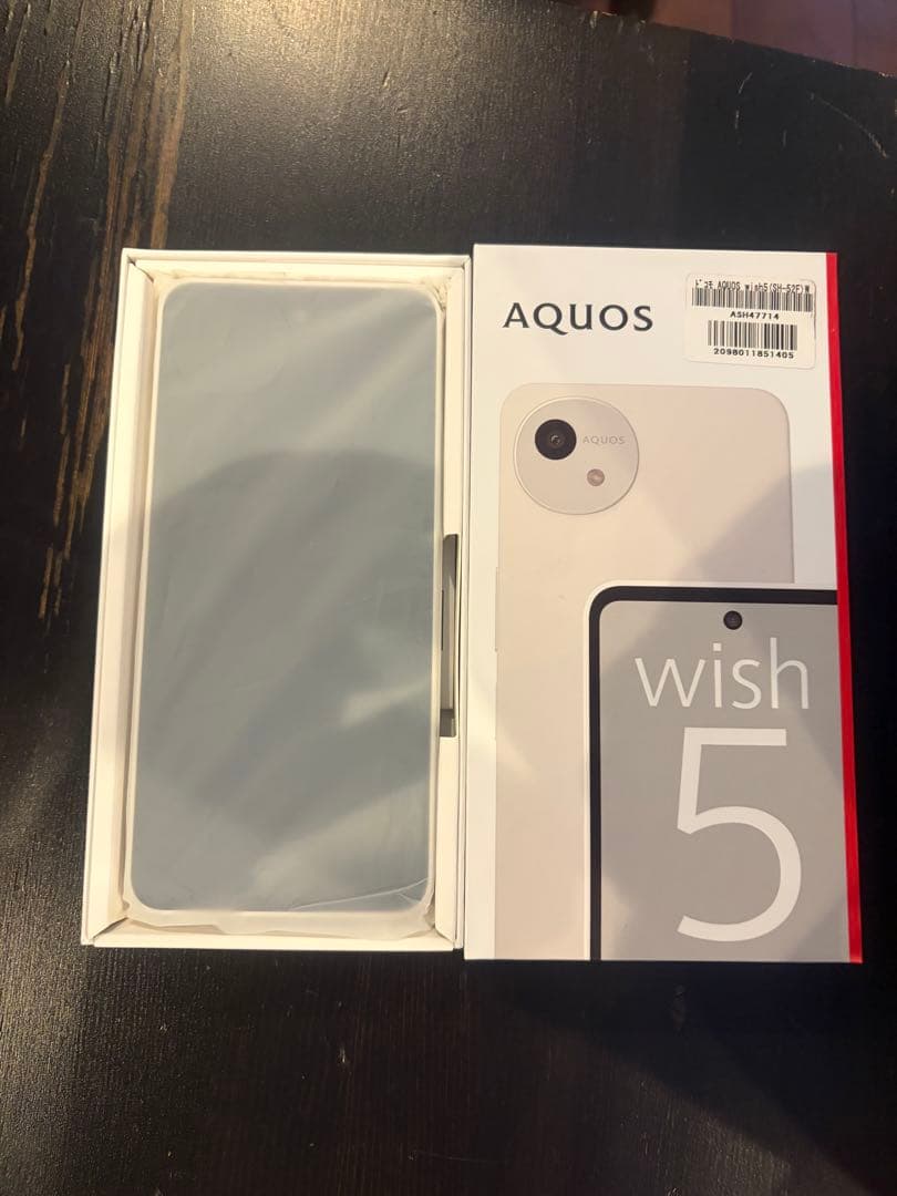 AQUOS wish 5 ホワイト 本体
