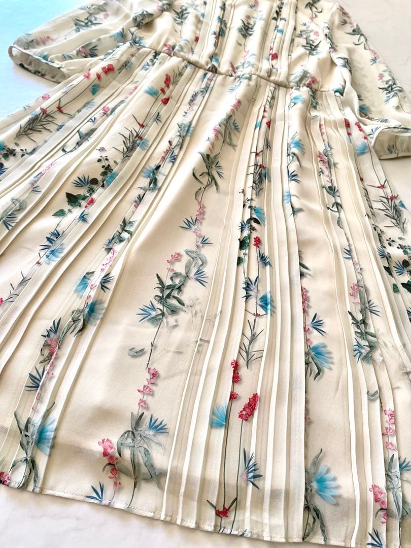 美品♪SunaUna スーナウーナ スタンドカラー 花柄 プリーツワンピース