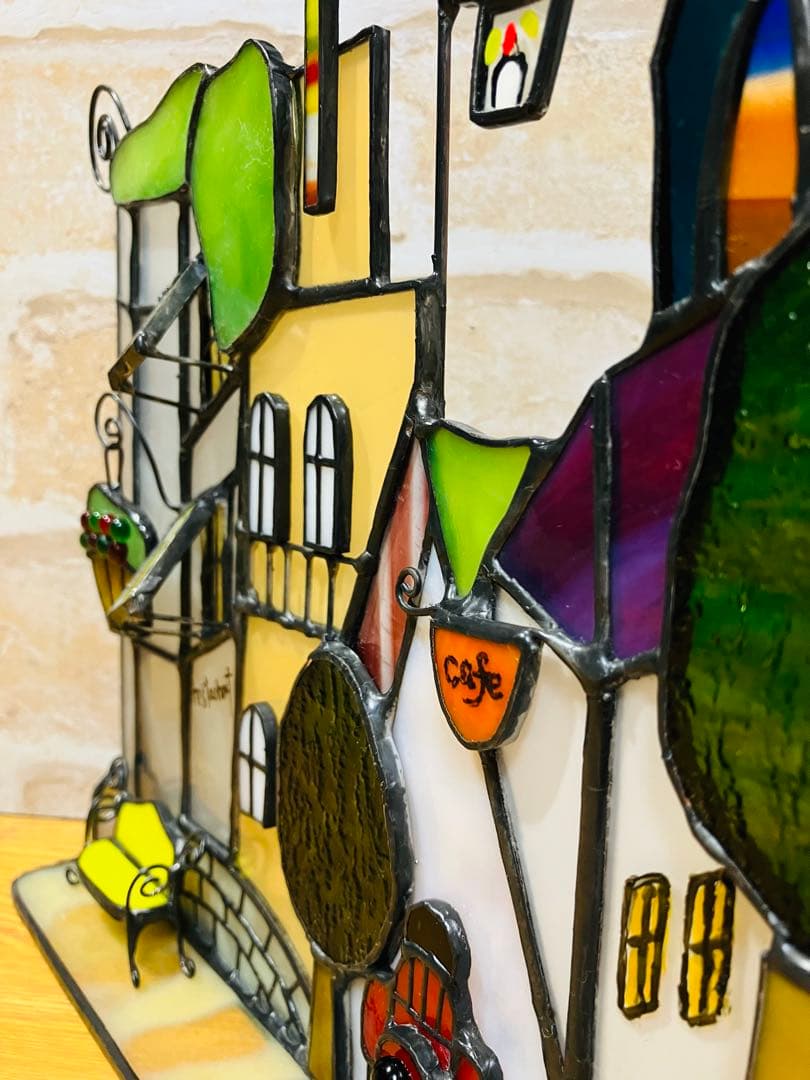 ステンドグラス　ガス燈のある街並み