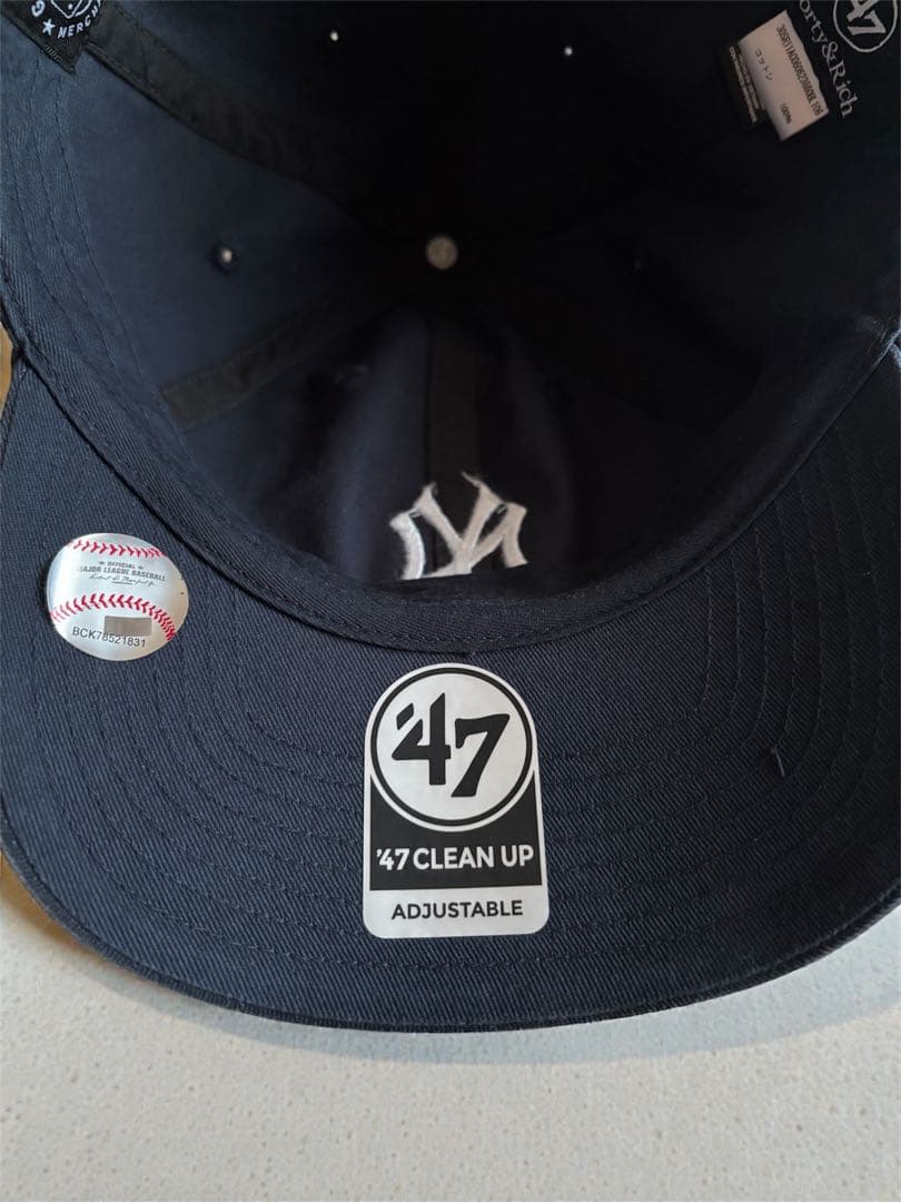 Sporty&Rich 47コラボ ヤンキース キャップ ネイビー