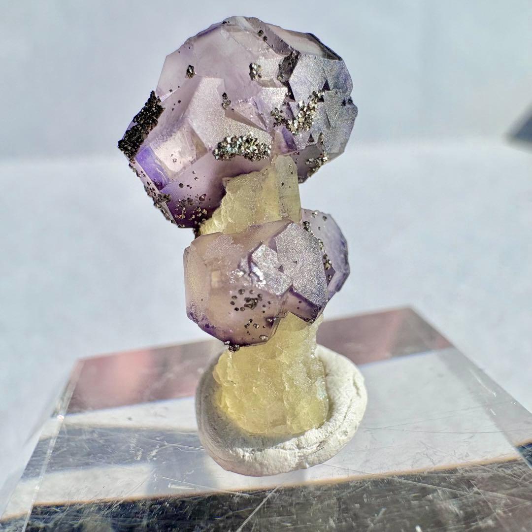 526 きのこタイプ 中国 内モンゴル産 フローライト&パイライト&クォーツ