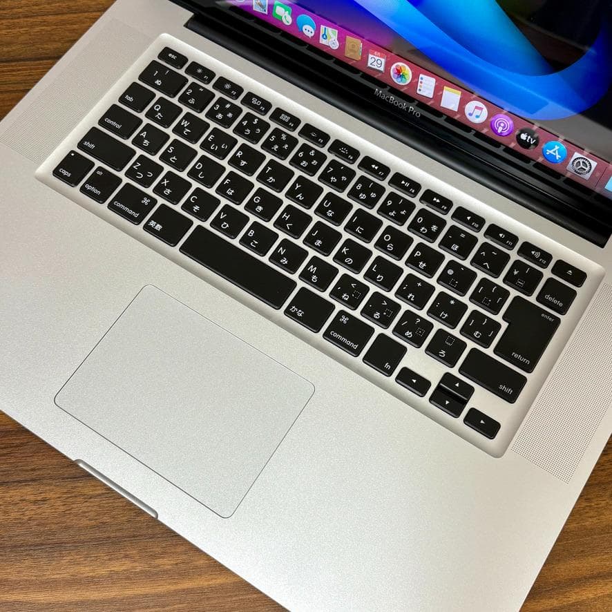 MacBook Pro i7 SSD512GB 16GBメモリ 新品バッテリー