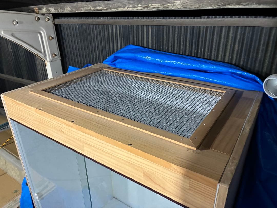 木製爬虫類ケージ　台付き