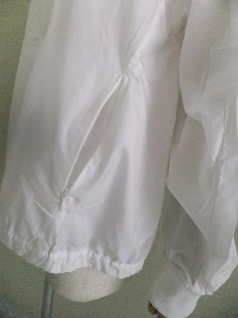 新品タグ付き エレッセ テニスウェア　プリーツジャケット L ホワイト