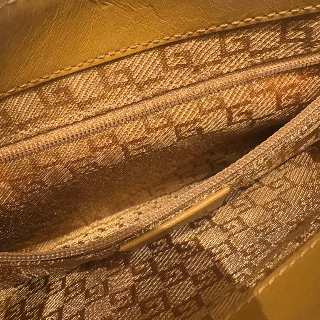 【希少✨】グッチ タイガーヘッド チェーン ショルダーバッグ