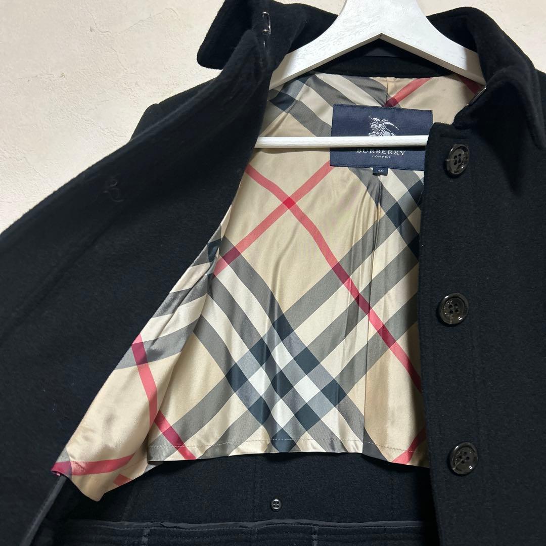 Burberry美品　黒いボタン付きウールコート　サイズ40