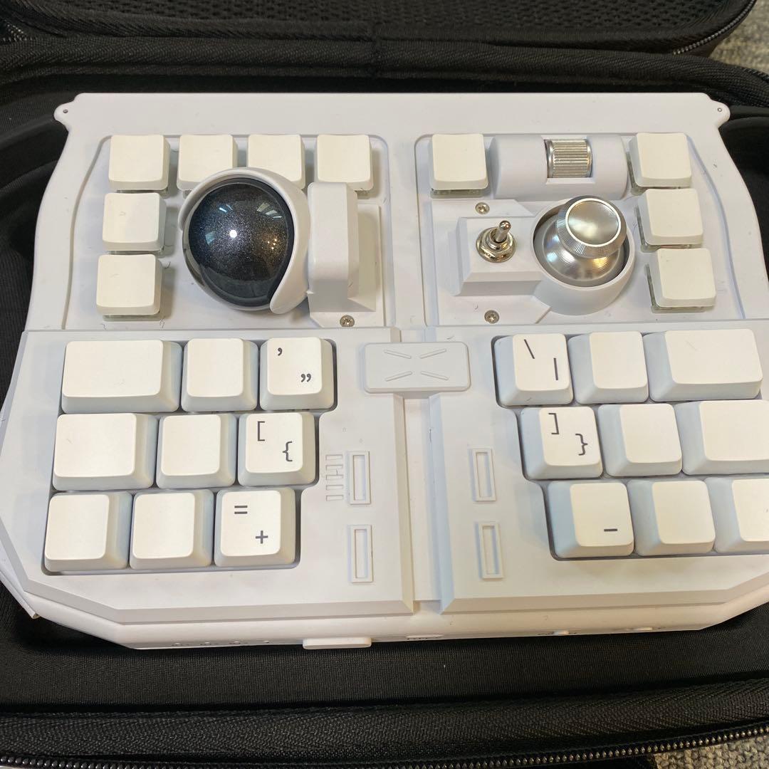 Grab Shell ゲームコントローラー ホワイト　キーボード