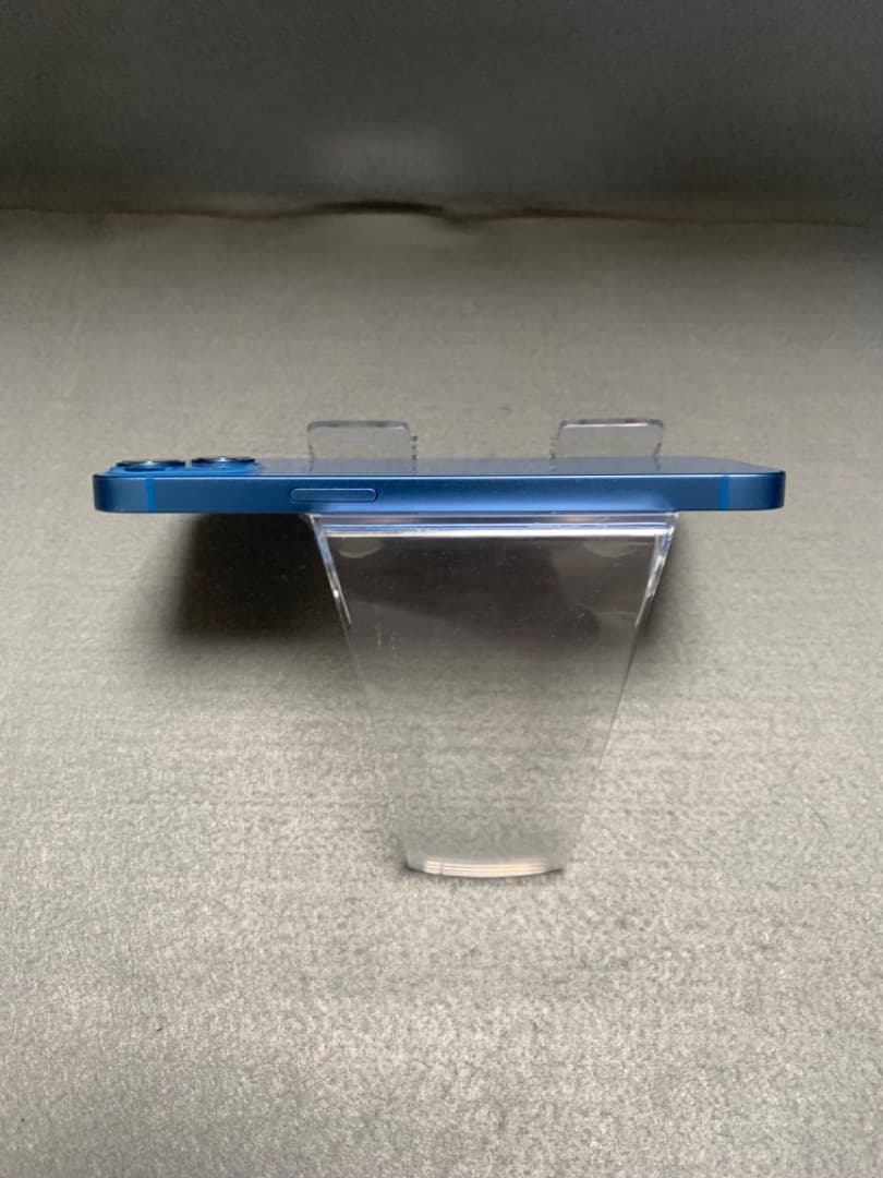 美品 国内版 SIMフリー iPhone13 256GB ブルー色