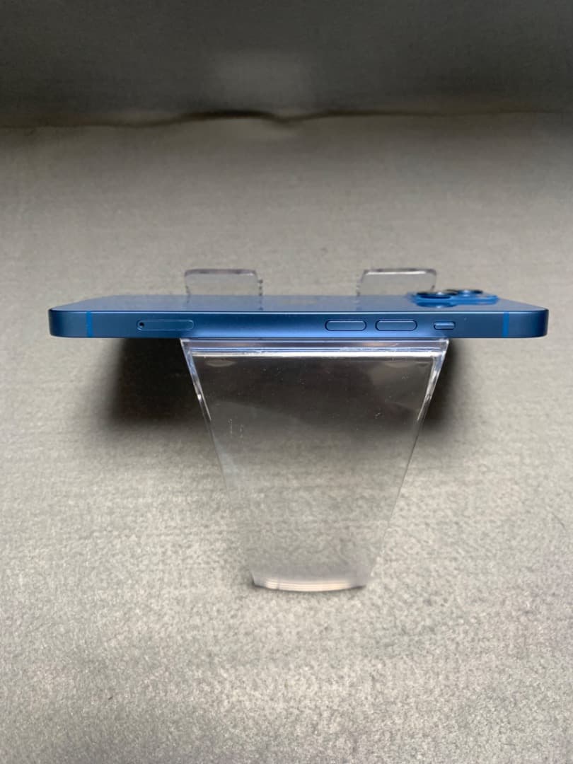 美品 国内版 SIMフリー iPhone13 256GB ブルー色