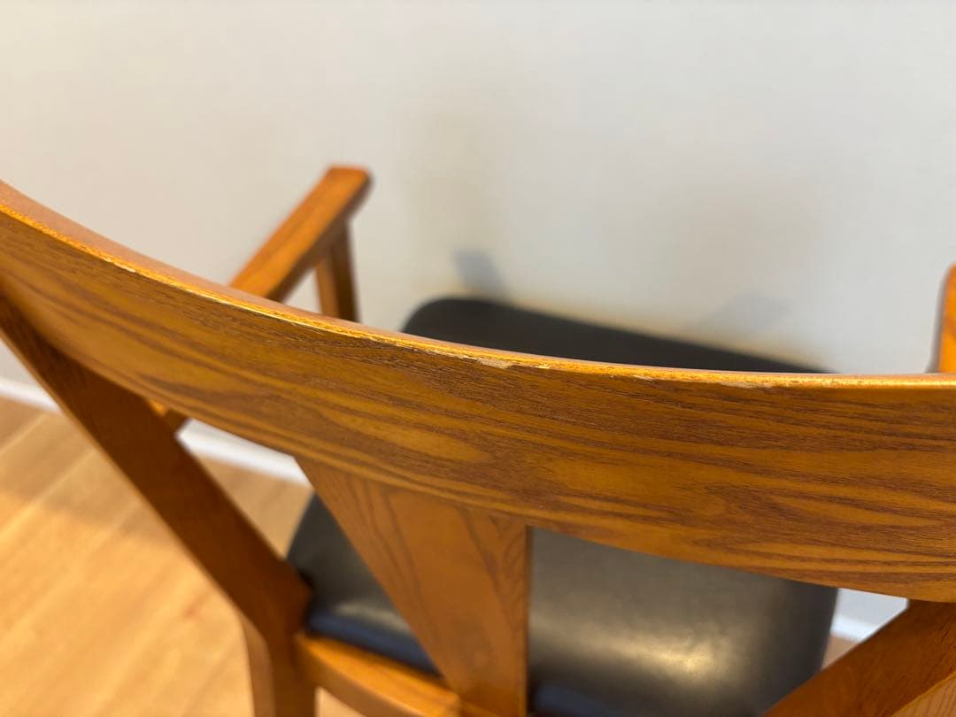 ACME Furniture アクメファニチャー カーディフチェア①　アーム付き